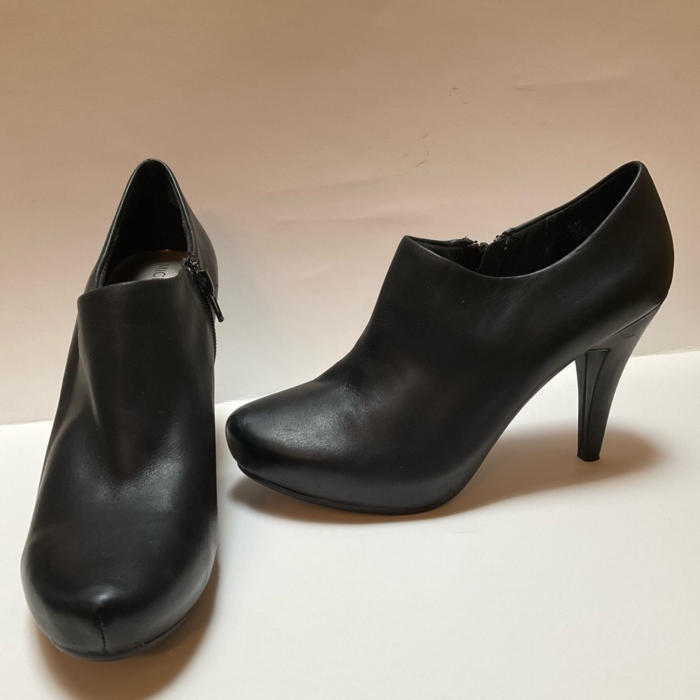 Size 7.5 M Black Leather MICHAEL SHANNON Hidden Platform Bootie Pumps Heels